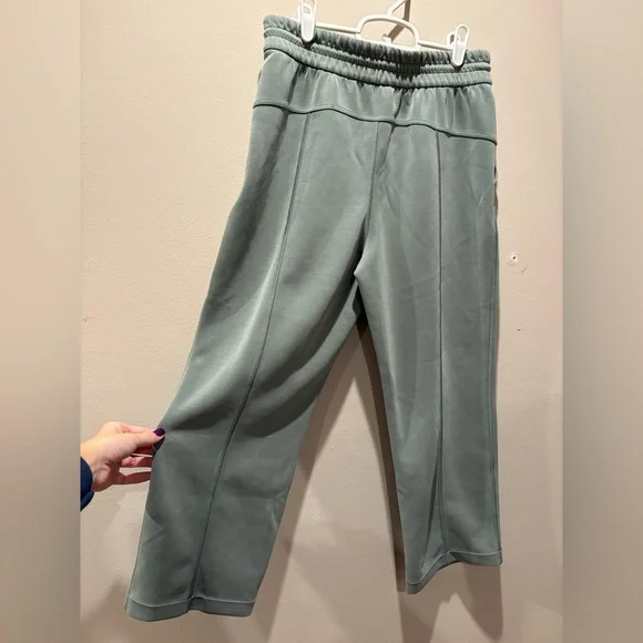 Women’s Lululemon Softstreme Pants - Picture 2 of 4